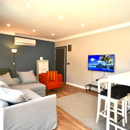 Lavinya - Kayköyde 2 Yatak Odalı Tatil Villası Daire *